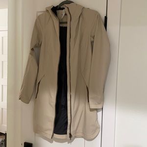 Lululemon Rain Jacket in Cream Size 2